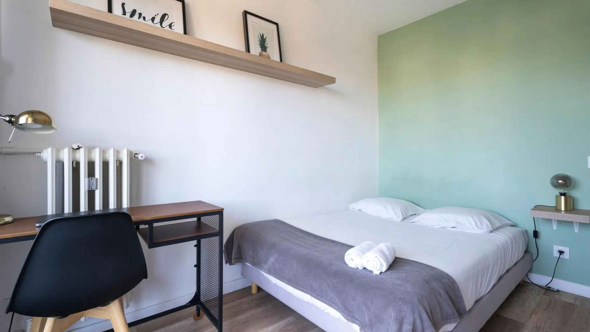 Appartement Cosy Et Raffine Proche Gare Toulon 0*,  France