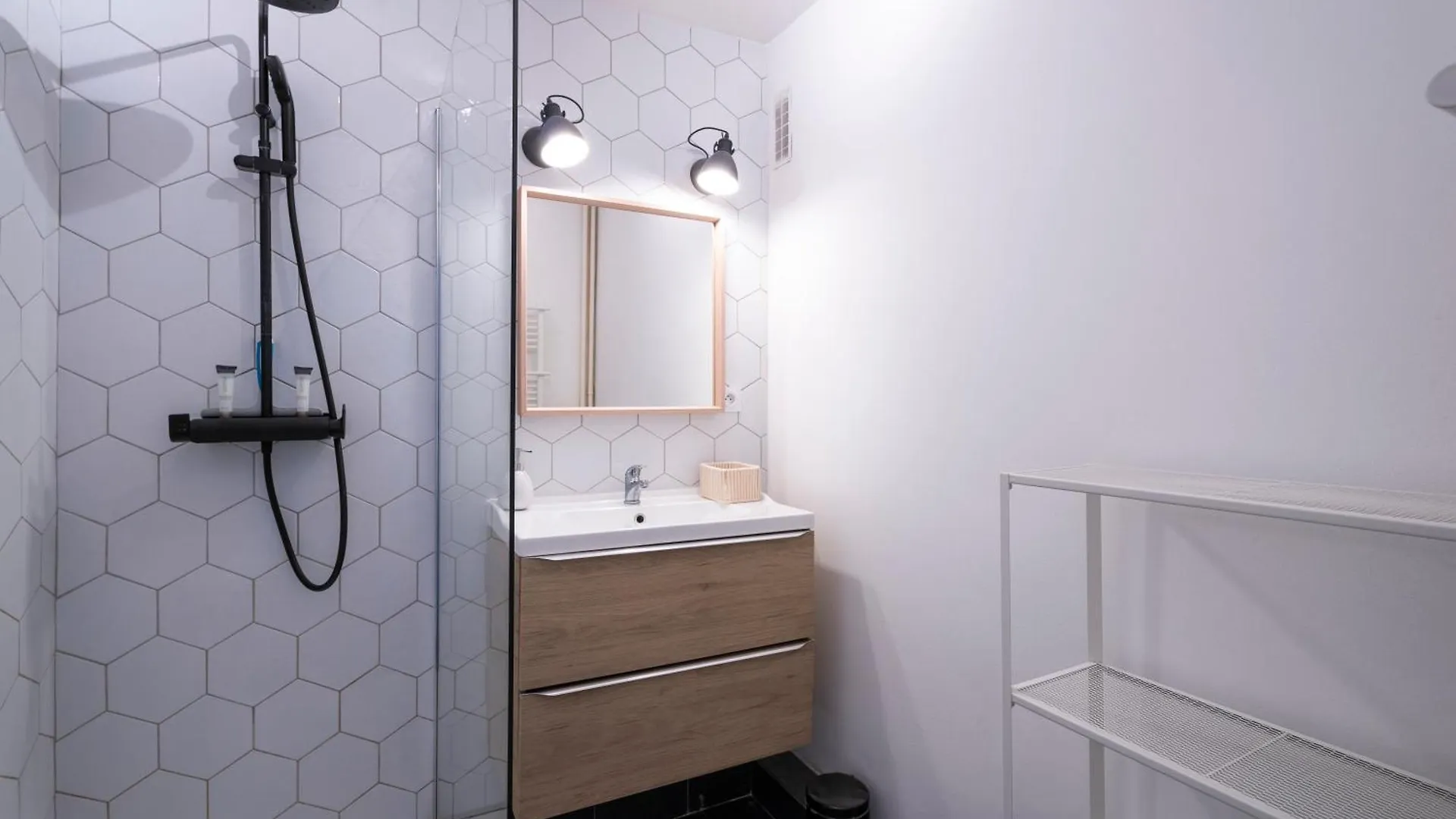 Appartement Cosy Et Raffine Proche Gare Toulon 0*,  France